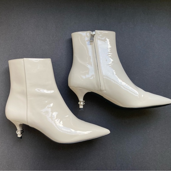 Coach Chalk Patent Leather Jewel Kitten Heel Ankle Bootie, Sz 7 - Picture 4 of 15